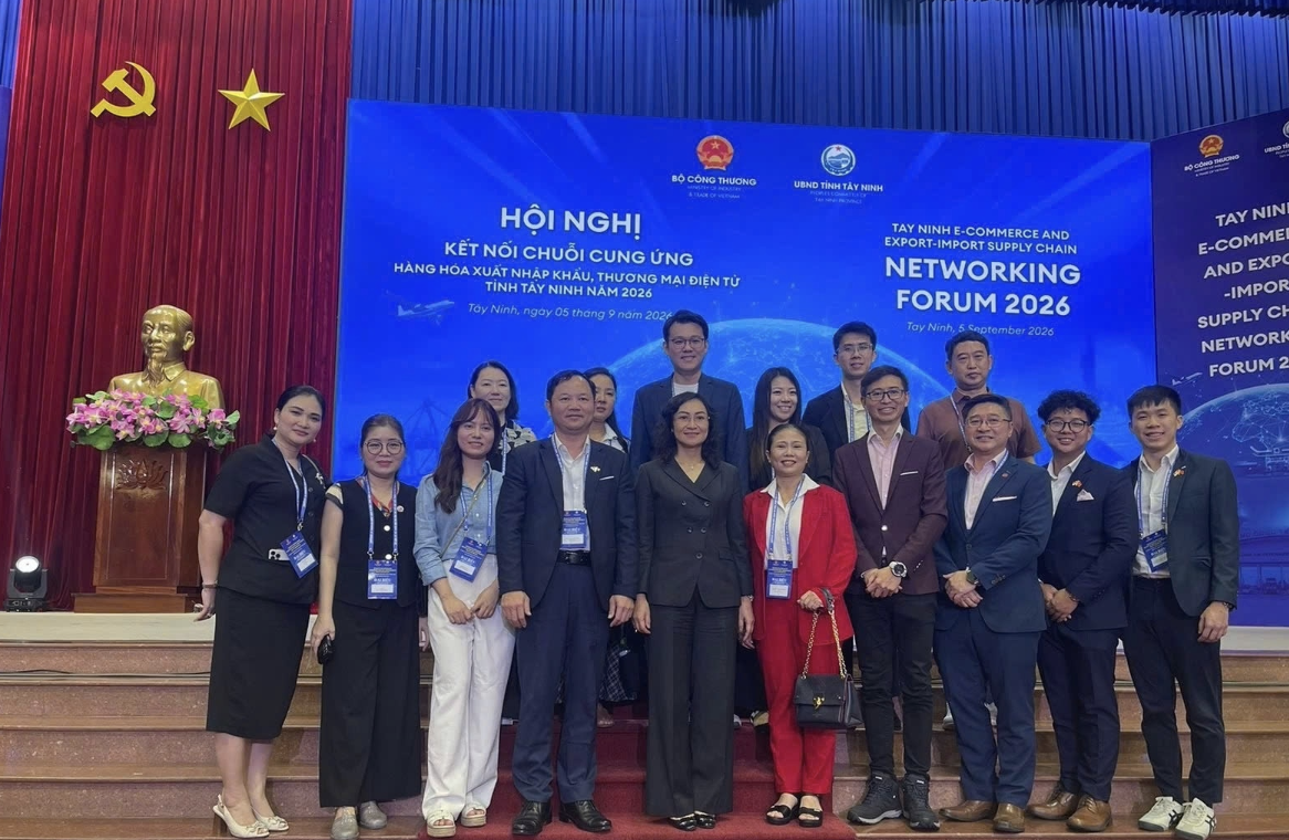 Xuất Khẩu Việt Nam Sang Singapore Tăng Trong 8 Tháng Đầu Năm 2026: Những Nhóm Hàng Nào Đáng Chú Ý?